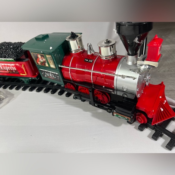 Santa Express Christmas Train Set 27 Pieces Complete  Sounds Songs Headlights - Picture 7 of 14